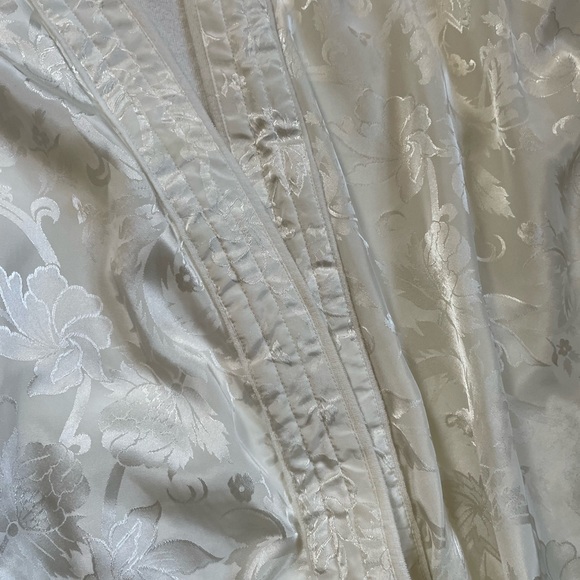 Vintage Victoria Secret Satin Terry Robe - Picture 7 of 7